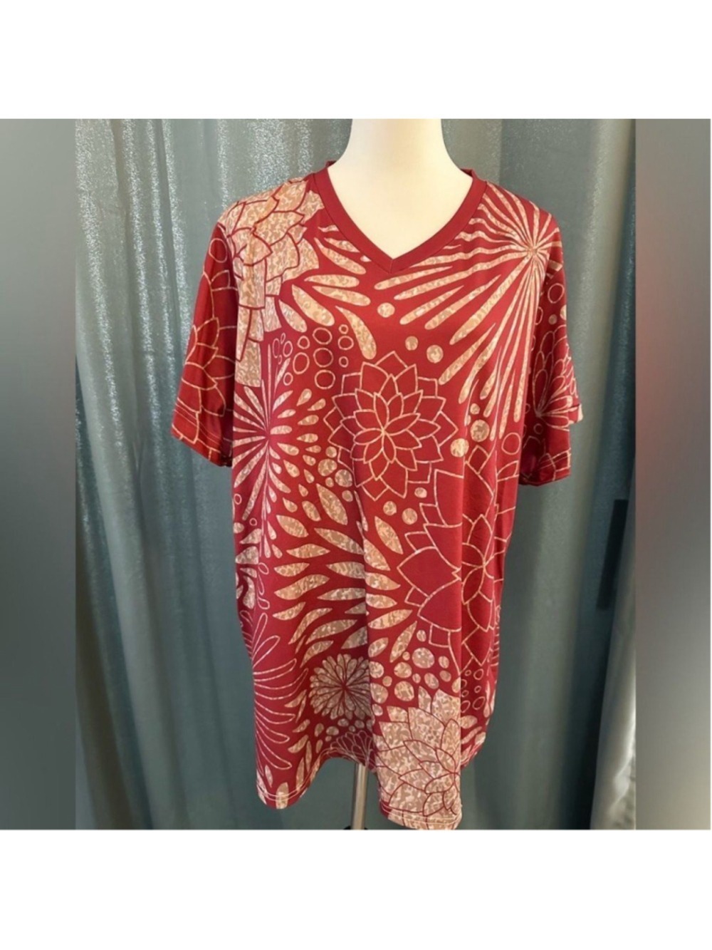 PixieLady Garnet Red and tan Crewneck Tee size 2X Great for hot weather